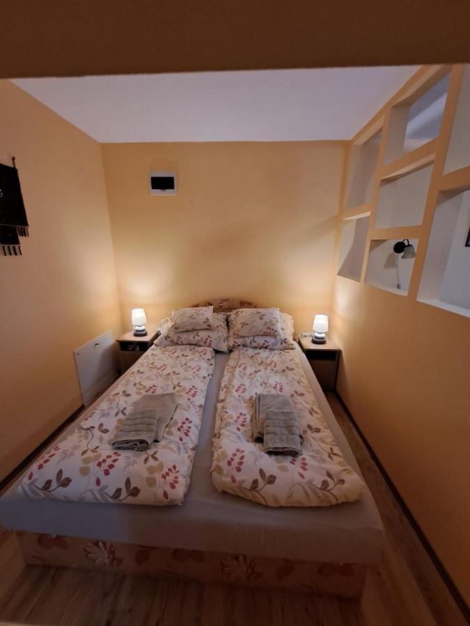 גיולה Rozmaring Apartmanok מראה חיצוני תמונה