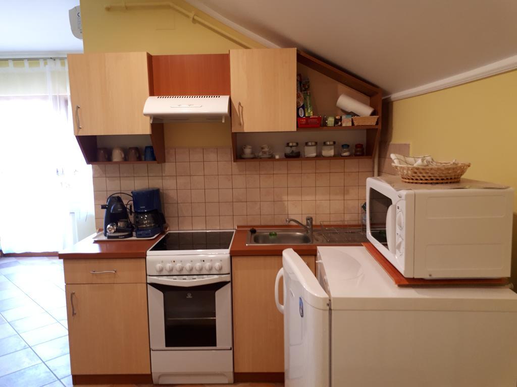 גיולה Rozmaring Apartmanok מראה חיצוני תמונה