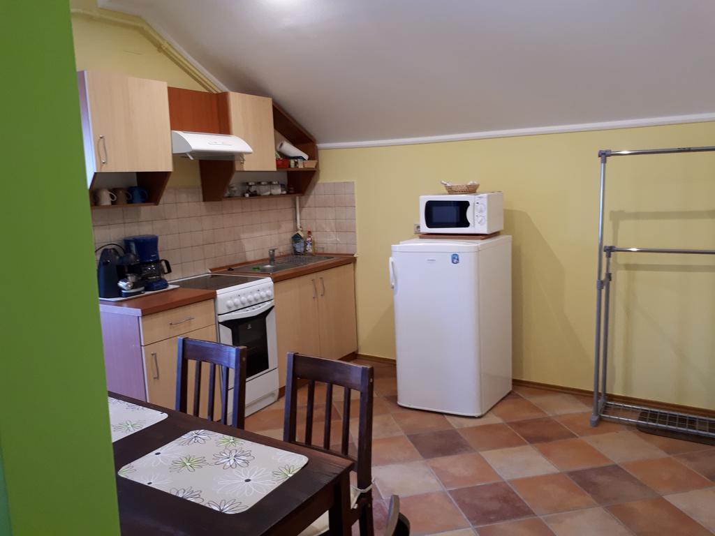 גיולה Rozmaring Apartmanok מראה חיצוני תמונה