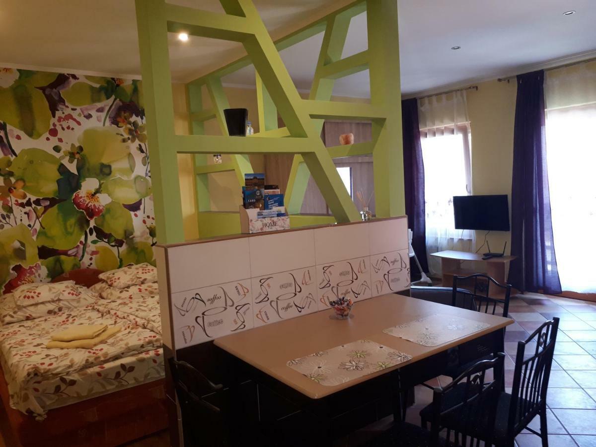 גיולה Rozmaring Apartmanok מראה חיצוני תמונה
