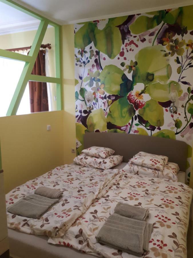 גיולה Rozmaring Apartmanok מראה חיצוני תמונה