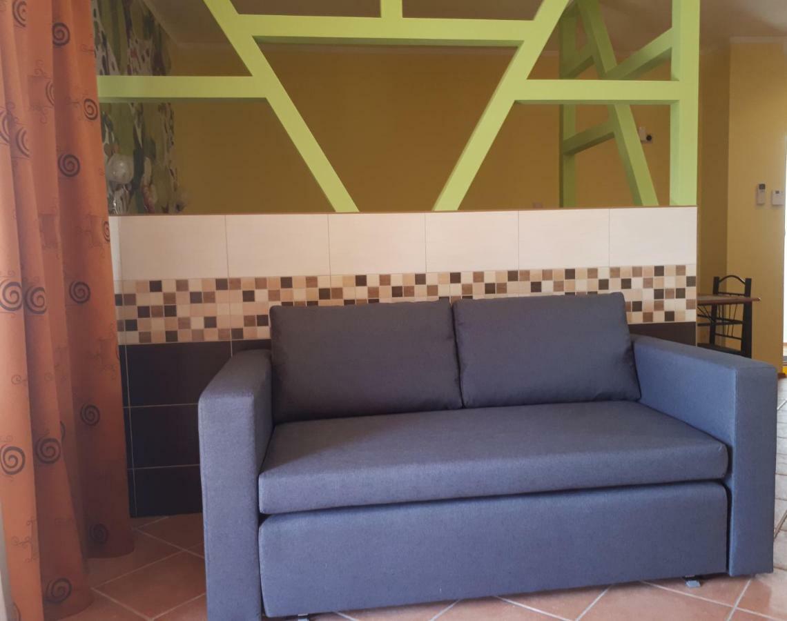 גיולה Rozmaring Apartmanok מראה חיצוני תמונה