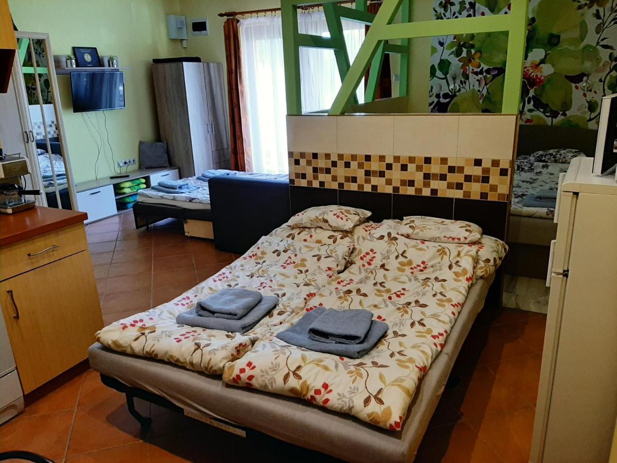 גיולה Rozmaring Apartmanok מראה חיצוני תמונה